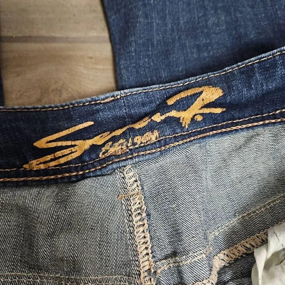 Seven7 Slim Boot Jeans - Picture 4 of 8